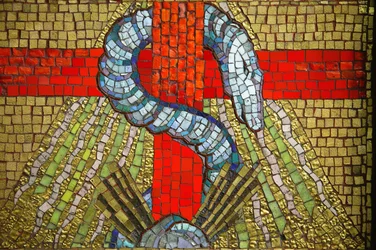 Mosaico. Igreja de Saint Blaise. A serpente Vichy France.