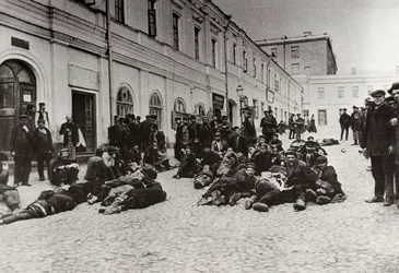 Moradores de abrigo em Moscou, Rússia, c1904