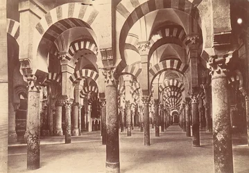 Mesquita em Córdoba, 1880s-90s.