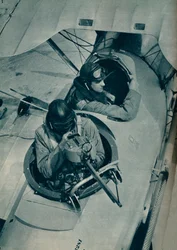 Arma móvel de um avião de combate de dois lugares, c1935 c1937