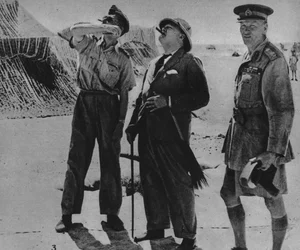 Sr. Churchill com Sir A. Tedder e General Auchinleck., 1942
