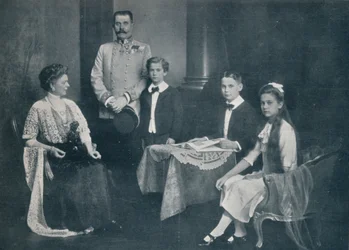 O arquiduque Francisco Fernando assassinado com a esposa e os filhos, c. 1910