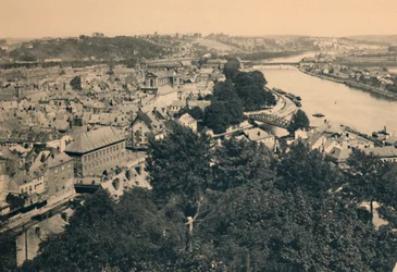 Namur. Vista da cidade e afluência de Sambre e Meuse, c1900