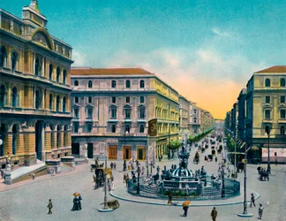 Nápoles - Piazza Borsa com Fountana Medina, fonte de Netuno, c1900.