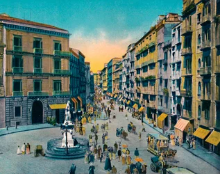 Nápoles - através de Roma, Largo Carita com o monumento a Carlo Poerio, c1900.