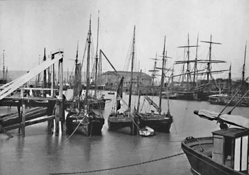 Newhaven - no porto, 1895