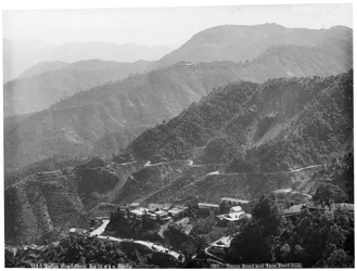 Estrada velha de Tonga de Kalka a Simla, Índia, início do século XX