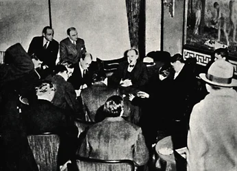 A bordo do Europa, 1931, 1945.