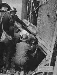 Um por um, os presos são libertados, 1940 1942