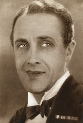 Owen Nares, ator inglês, 1933