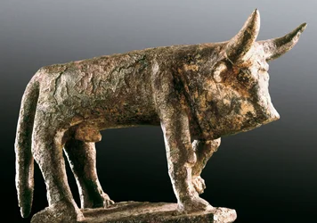 Boi, escultura de bronze