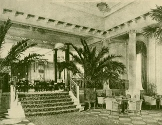 Palm Court e Lounge no Majestic, c1930.
