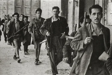Partisans in Cesena, Emilia Romagna, Itália, Outubro de 1944 (b/e foto)