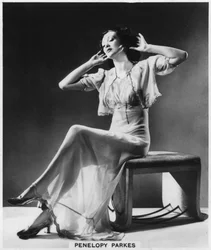 Penelopy Parkes, atriz, 1939