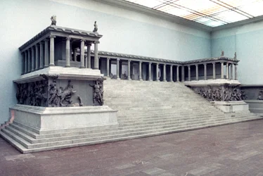 Altar de Pérgamo, século II aC