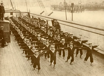 Exercício físico no Arethusa., C1930.