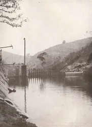 Barragem de desvio de Pirahy, a montante do Rio Light and Power Works, 1914