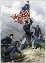 Plantando a bandeira da União em um bastião, cerco de Vicksburg, 1863