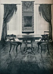 Parte da sala de desenho da casa em Irvington, Nova York, construída por volta de 1820, 1930