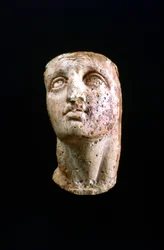 Busto de retrato de um jovem Alexandre, o Grande, século IV aC.