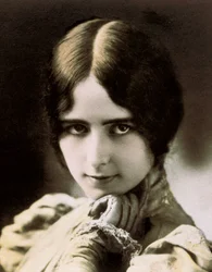 Retrato de Cleo de Merode. Fotografia, c.1900.