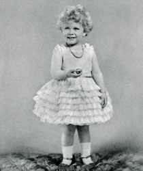 Princesa Elizabeth aos dois anos de idade em 1928, 1937