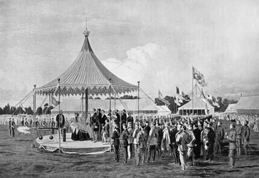 Rainha Victoria disparando o primeiro tiro em Wimbledon, julho de 1860, c1920