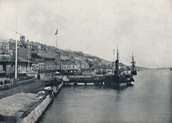 Queenstown - olhando ao longo da costa, 1895