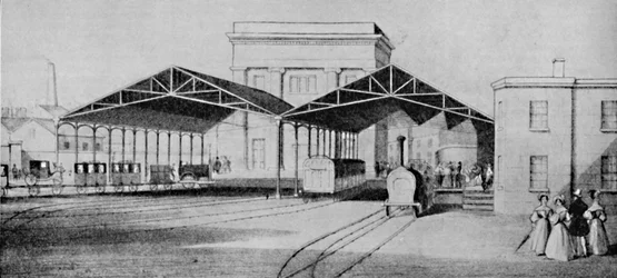 As estações de trem nos primeiros dias eram assuntos estranhamente primitivos, c1934.