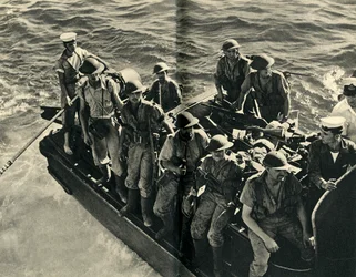Retorno de um grupo de desembarque dos fuzileiros navais reais, Segunda Guerra Mundial, c1939-c1943 1944.