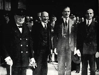 Retorno a Londres da América, 27 de junho de 1942, 1945.