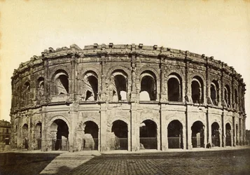 Anfiteatro romano, Nimes, França, final do século XIX ou início do século XX