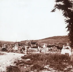 Ruínas, Chauny, norte da França, c1914-c1918