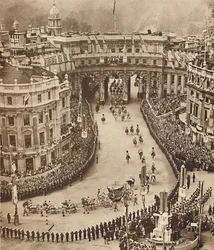 Linha de marinheiros A rota em Trafalgar Square, 12 de maio de 1937