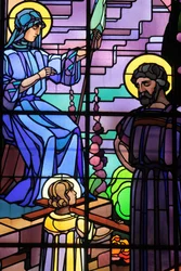 Igreja de Saint-Joseph de Chedde. Vitral da Sagrada Família de Raphael Lardeur, Chedde França
