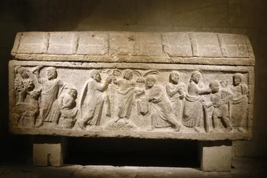 Abadia de Saint Victor, Marselha. Sarcófago contendo as relíquias de uma mulher cristã. França