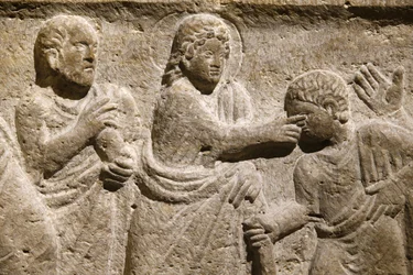 Abadia de Saint Victor, Marselha. Detalhe do sarcófago: Jesus a curar um homem cego. França