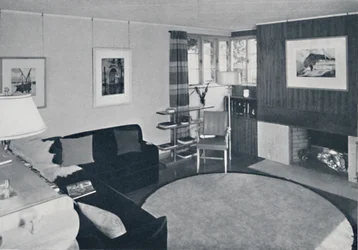 Sewall Smith. A sala de estar dos arquitetos possui casa nas Cataratas do Niágara, Nova York, em um coral turquesa