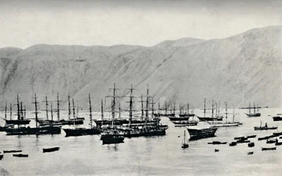 Navio aguardando cargas de nitrato em Iquique, 1911