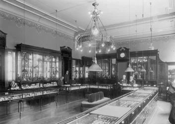 Loja na casa de Fabergé, São Petersburgo, Rússia, 1910