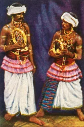 Dançarinos de diabo cingaleses do Ceilão, c1928.