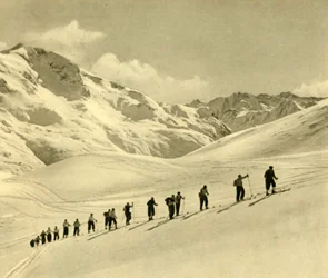Aula de esqui, Arlberg, Áustria, c1935.