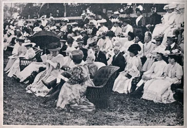 Alguns dos espectadores do Guards Sports em Chelsea, 1906