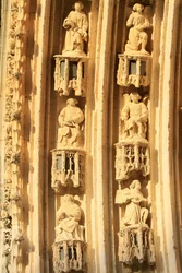 Arquivolt da Catedral de St. Stephen. Detalhes, Bourges, França