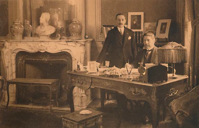 Funcionários da Embaixada de Cuba em Bruxelas, Bélgica, 1927.