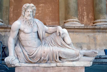 Estátua, Tribunal de Pigna, Vaticano, Roma