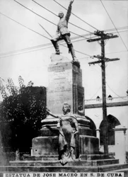 Estátua de Jose Maceo em Cuba, c1910