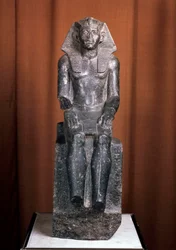 Estátua do Faraó Amenemhat III, século 19 aC