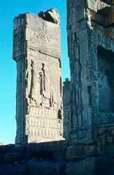 Relevo de pedra da entrada para o Hall of 100 Columns, Persepolis, sul do Irã, c500 aC