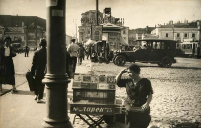 Cena de rua, Moscou, URSS, meados da década de 1920